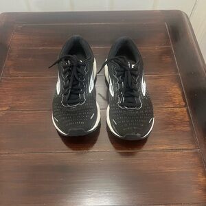 Brooks Women's Black Athletic Shoes